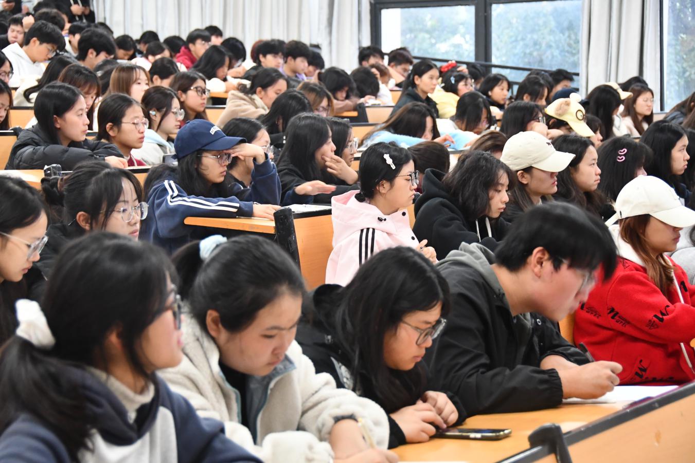 D:\宣传部\宣传部照片视频\2025.10.26入学教育王杰老师\2025.10.26入学教育王杰老师\DSC_2382.JPGDSC_2382